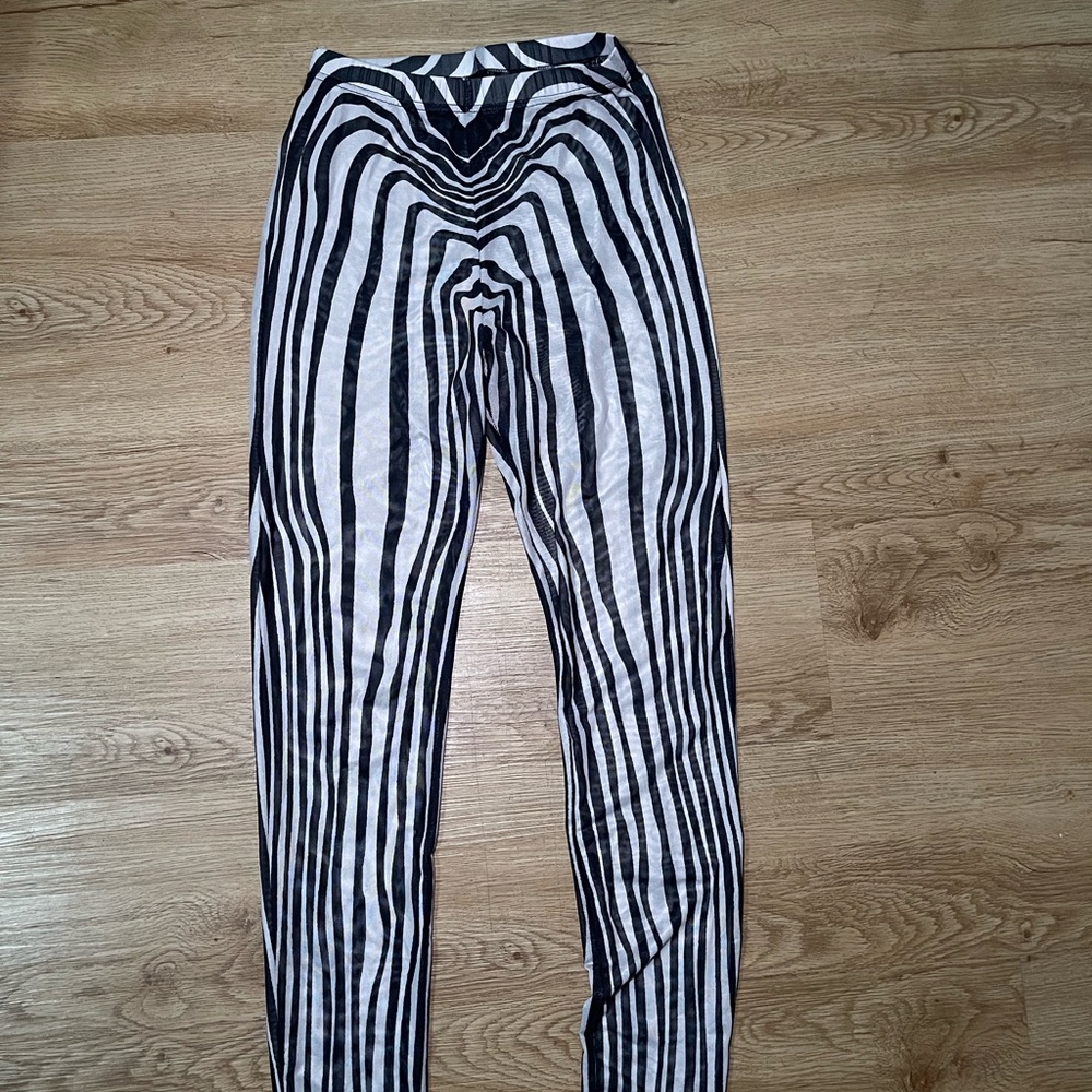 Black and White Striped Leggings